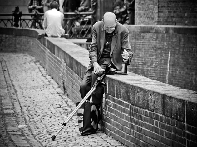 멍 색깔이 시시가끔 다른 이유는?